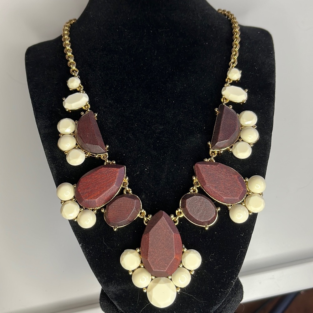 Kate spade day tripper with faceted wood gems